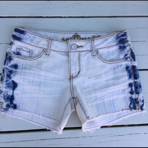 Almost Famous Distressed cut off short - Picture 1 of 7